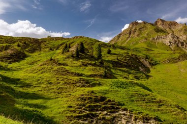 Alplerdeki dağ manzarası