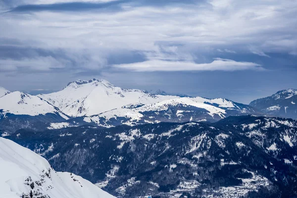 Panorama de invierno Alpes nevados — Foto de Stock