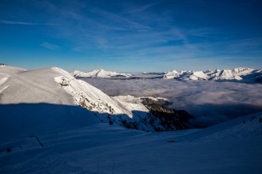 Vadide ve aydınlık dağ zirvelerinde inversiyon