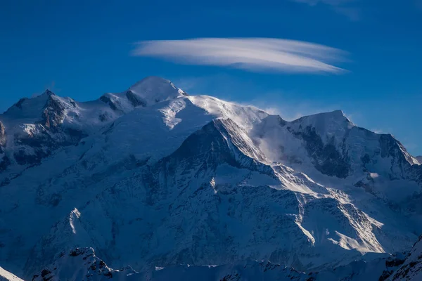 Mont Blanc tepesinde bulut