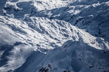 Mont Blanc çevresindeki buzul ve kayalık düzlükler