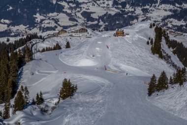Karlı Alp kayak yamaçları Flaine, Haute Savoie, Fransa