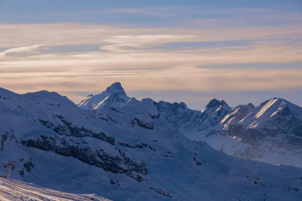 Paisaje de los Alpes de invierno al atardecer — Foto de Stock