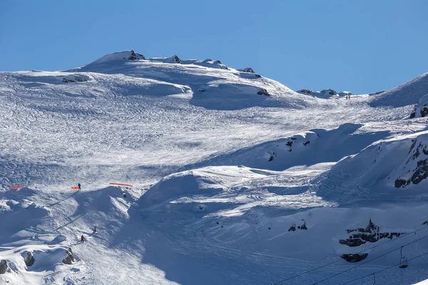 Flaine Köyü, modern kayak merkezi, Fransa — Stok fotoğraf