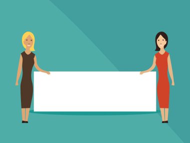 Elinde boş bir pankart olan iki genç kadın. Reklam vermek için boş alan