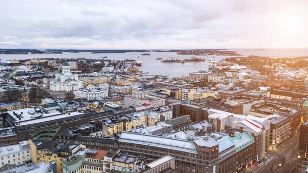 赫尔辛基芬兰的空中看法 大教堂和口岸的历史中心 — 图库照片