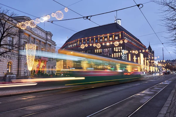 Стокманн. Город украшен на Рождество — стоковое фото