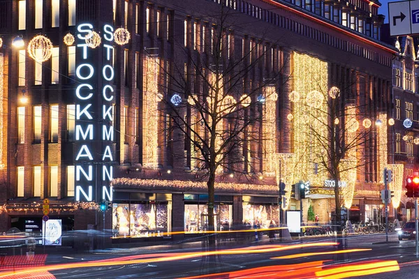 Stockmann. Ciudad decorada para Navidad — Foto de Stock