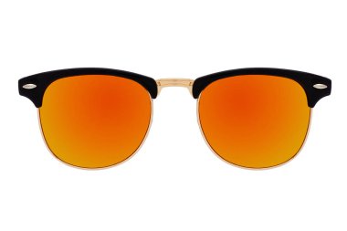 Beyaz arkaplanda izole edilmiş güneş gözlükleri