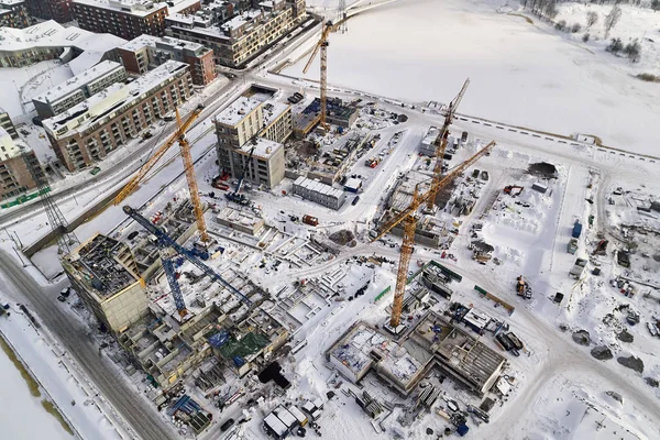 Construcción de nuevos edificios en el distrito de Kalasatama Helsinki, Finlandia — Foto de Stock