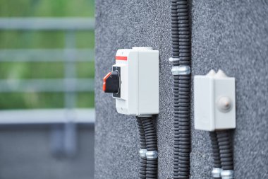 Açma-kapama anahtarı bardak