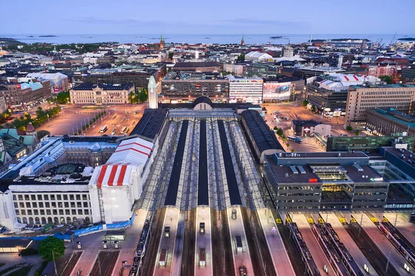 芬兰赫尔辛基 2020年5月31日 夏末赫尔辛基火车站的空中景观 — 图库照片