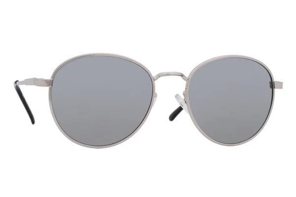 Beyaz Arkaplanda Izole Edilmiş Gümüş Çerçeveli Ayna Lensli Güneş Gözlükleri — Stok fotoğraf