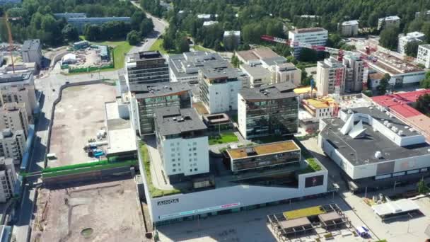 エスポ フィンランド 2020年7月19日 タピオラ地区のブランドの新しいアイノアショッピングモールの空中ビュー — ストック動画