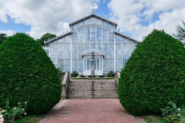 Helsinki, Finlandiya - 1 Ağustos 2020: Helsinki Kış Bahçesi.