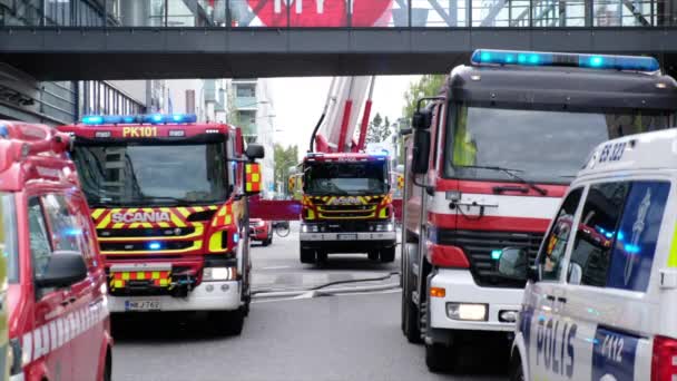 Joensuu Finlândia Setembro 2019 Bombeiros Carro Polícia Perto Shopping — Vídeo de Stock