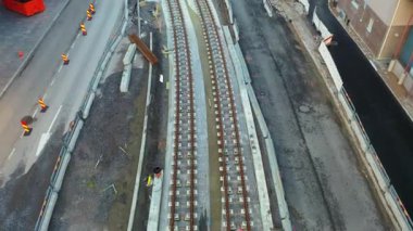 Tramvay raylarının hava görüntüsü Espoo, Finlandiya 'da yapım aşamasındadır..