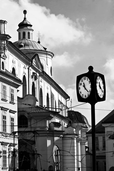 Prag meydanında saat