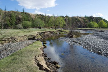 Moğolistan 'da nehir ve doğa manzarası