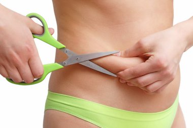 şişman kadın beyaz arka plan üzerinde izole oryantal şişman liposuction kavramı kesmek