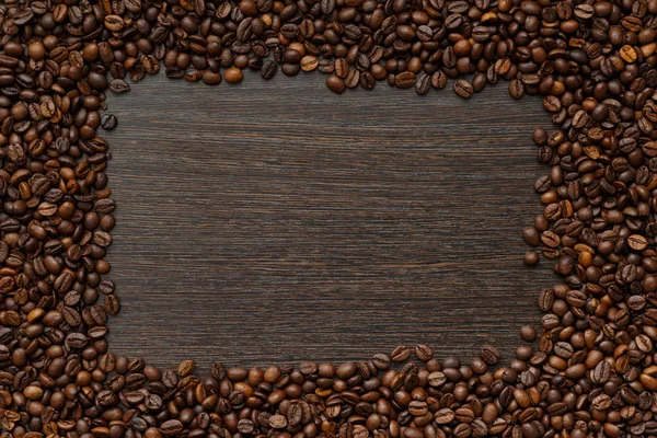 Ziarna Kawy Drewnianych Powierzchni Wzdłuż Konturu Miejsce Etykietę — Zdjęcie stockowe