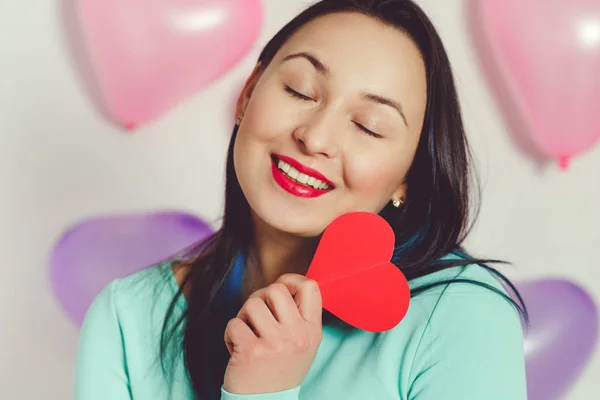 Valentine Day Beautiful Young Woman Heart Her Hands Young Woman — Stock Photo, Image