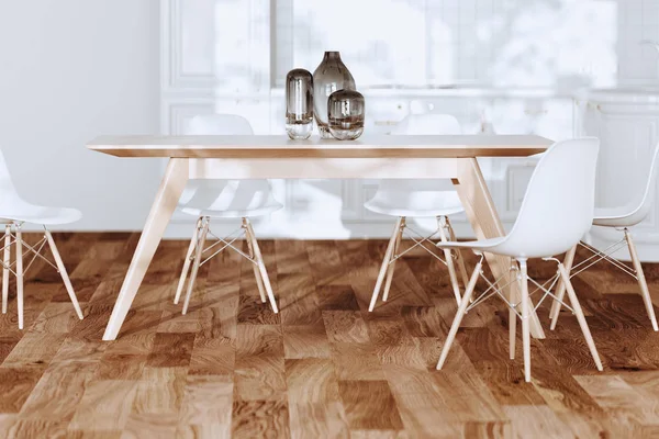 Table en bois du milieu du siècle dans la cuisine blanche rendu 3d — Photo