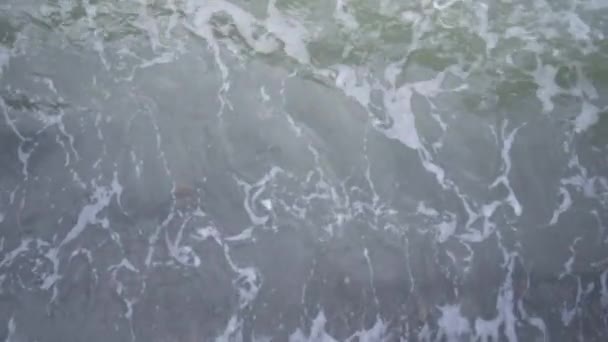 Las Olas Costa Vista Desde Cima Cerca Tinte Azul — Vídeo de stock