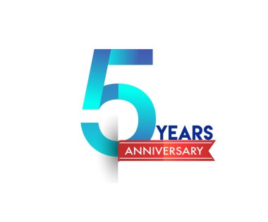 kırmızı kurdele ile 5 yıl yıldönümü kutlama mavi logo. Doğum günü partisi için vektör tasarım şablonu 