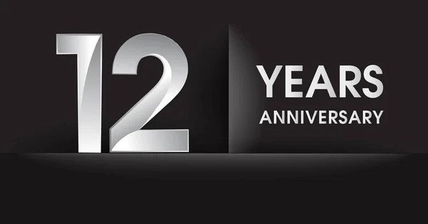 12年周年纪念庆祝标识 黑色背景上的银色标志 问候或邀请卡的矢量设计 — 图库矢量图片