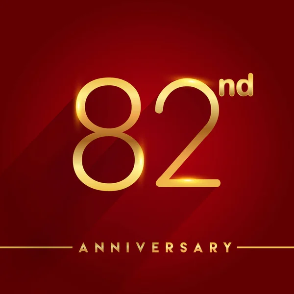 82金黄周年纪念庆祝标志在红色背景 向量例证 — 图库矢量图片