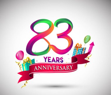 83 yıldönümü kutlama tasarımı için hediye kutusu ve balonlar, kırmızı kurdele, renkli vektör şablon öğeleri ile senin, doksan yedi yıl Doğum günü kutlama partisi.