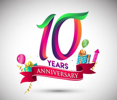 10 yıldönümü kutlama tasarımı için hediye kutusu ve balonlar, kırmızı kurdele, renkli vektör şablon öğeleri ile senin, doksan yedi yıl Doğum günü kutlama partisi.