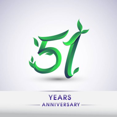 51 yıldönümü kutlama logo yaprakları ve yeşil renkli. 99 Doğum günü logosu beyaz arka plan üzerinde.
