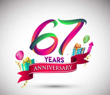67 yıldönümü kutlama tasarımı için hediye kutusu ve balonlar, kırmızı kurdele, renkli vektör şablon öğeleri ile senin, doksan yedi yıl Doğum günü kutlama partisi.