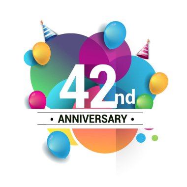 42 yıl yıldönümü logo, vektör tasarım Doğum günü kutlaması ile renkli geometrik, daireler ve beyaz arka plan üzerinde izole balonlar.