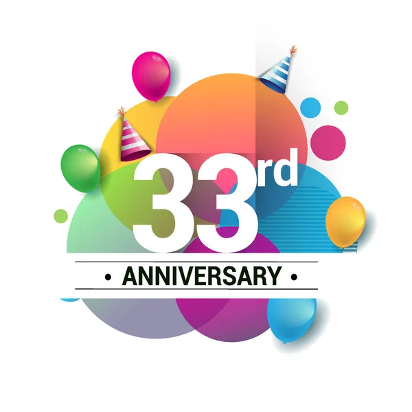 33年周年纪念标志 矢量设计生日庆祝与五颜六色的几何 圈子和气球在白色背景被隔绝了 — 图库矢量图片