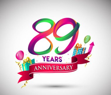 89 yıldönümü kutlama tasarımı için hediye kutusu ve balonlar, kırmızı kurdele, renkli vektör şablon öğeleri ile senin, doksan yedi yıl Doğum günü kutlama partisi.