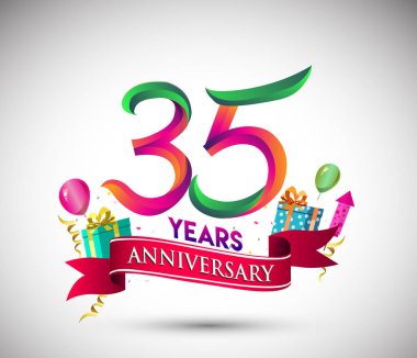 35 yıldönümü kutlama tasarımı için hediye kutusu ve balonlar, kırmızı kurdele, renkli vektör şablon öğeleri ile senin, doksan yedi yıl Doğum günü kutlama partisi.