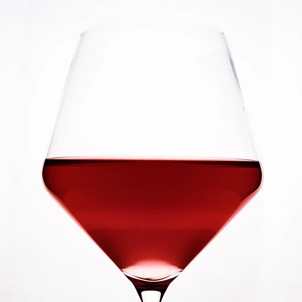 Szklanka Czerwonego Wina Bliska Jasnym Tle Minimalizm — Zdjęcie stockowe