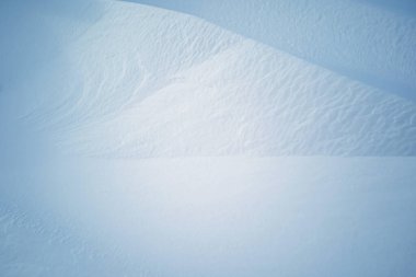 Kar yağışı yaklaşıyor. Soyut kış görüntüsü. Soğuk, kuzey, buz, kış kavramı. Kopyalama alanı.