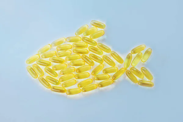 Koncepcja Witaminy Omega3 Olej Rybny Kapsułki Ułożone Kształcie Ryby Kopiuj — Zdjęcie stockowe