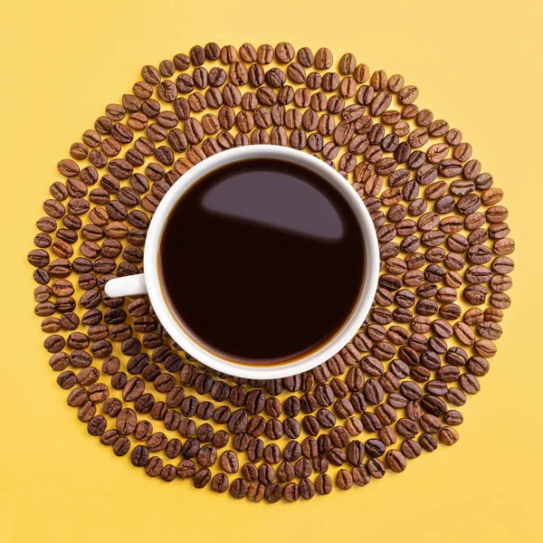 White Cup Coffee Beans Yellow Background Creative Concept Coffee Shops — Stock Photo, Image
