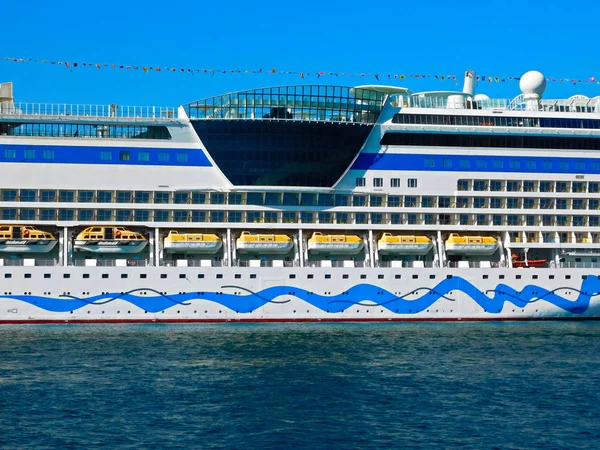 Warnemnde Mecklenburg Voor Pommeren Duitsland April 2019 Aida Diva Cruise — Stockfoto