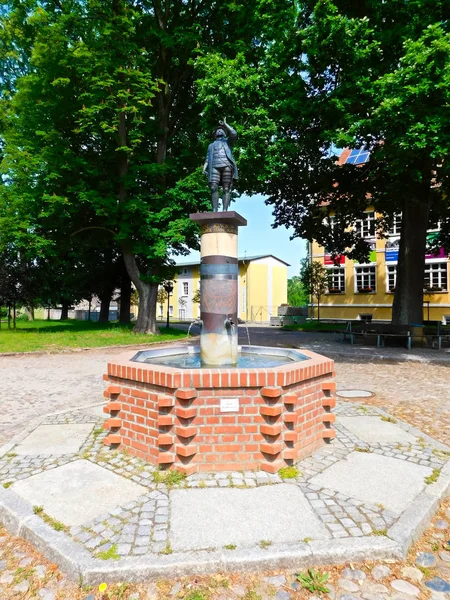 Joachimsthal Brandenburg County Barnim Tyskland Juni 2019 Fontän Med Statyn — Stockfoto