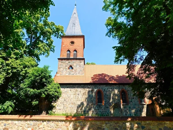 Yüzyılın Ikinci Yarısında Gotik Kilise Binası — Stok fotoğraf