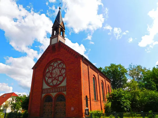 Katholische Kirche Marien Der Himmelfahrt Aus Dem Jahrhundert — Stockfoto