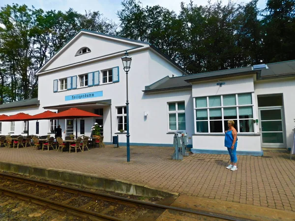 Heiligendamm Mecklenburg Vorpommern Duitsland Augustus 2019 Wachten Trein Heiligendamm — Stockfoto