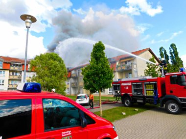 Templin, Brandenburg Uckermark / Almanya Bölgesi - 11 Temmuz 2020: Templin 'deki DRK yaşlılar tesisinde büyük yangın