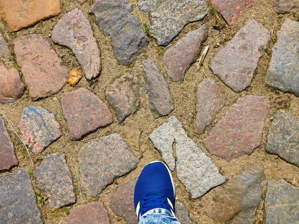 中世の石畳を歩く — ストック写真